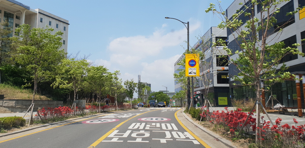 2049928719_YkNLwxlV_731d9cb23e17aef502bb8e26cc19d48651f3702a.jpg 이미지크게보기